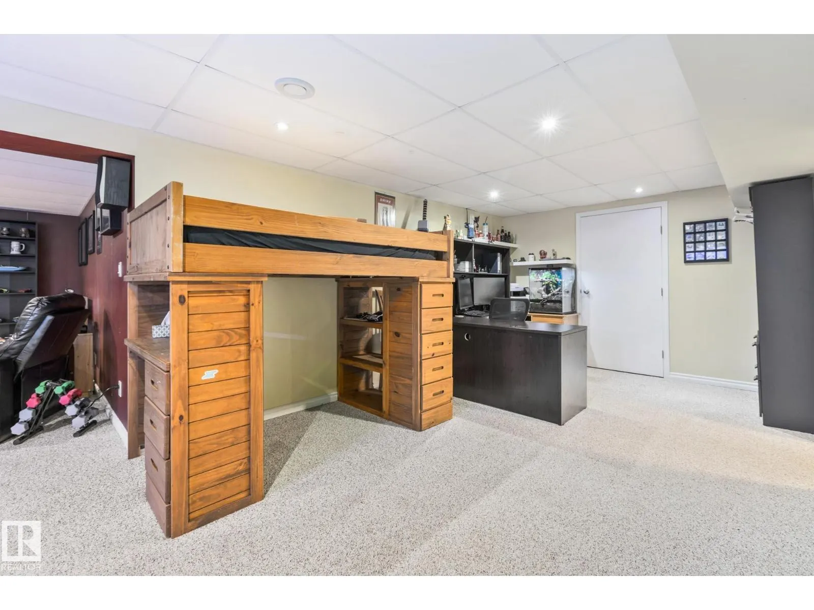 13 GRANTHAM PL