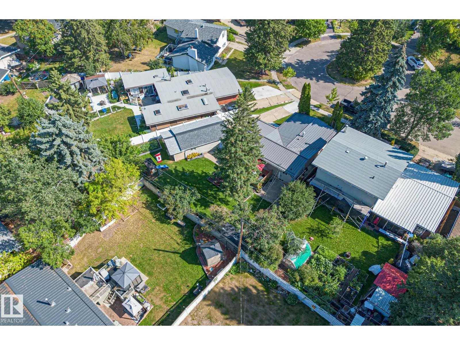 13 GRANTHAM PL