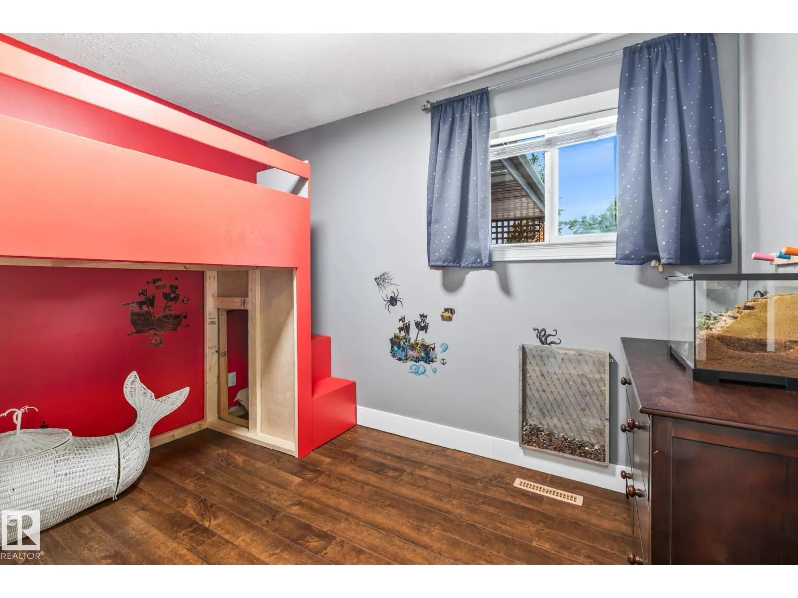13 GRANTHAM PL