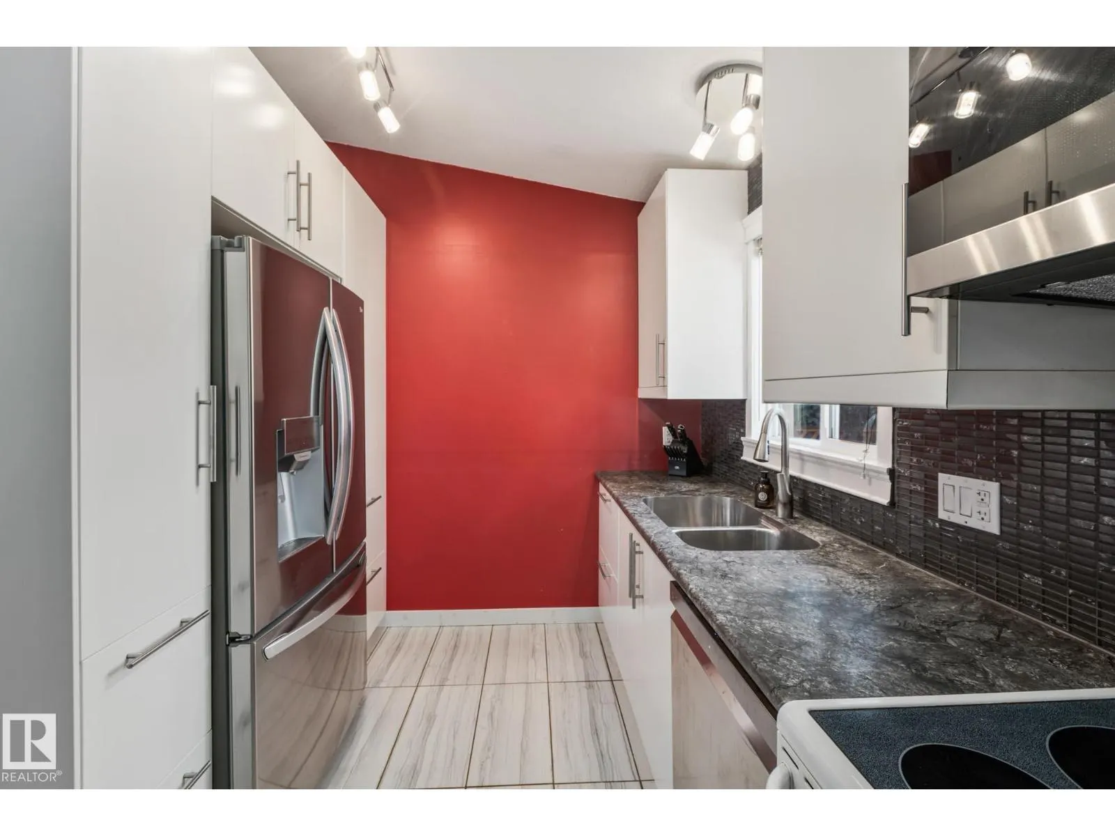 13 GRANTHAM PL