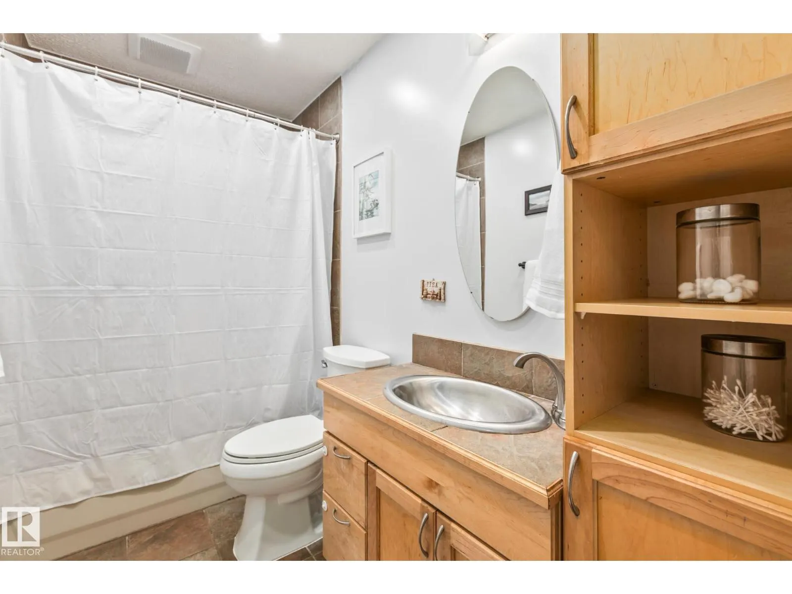 13 GRANTHAM PL