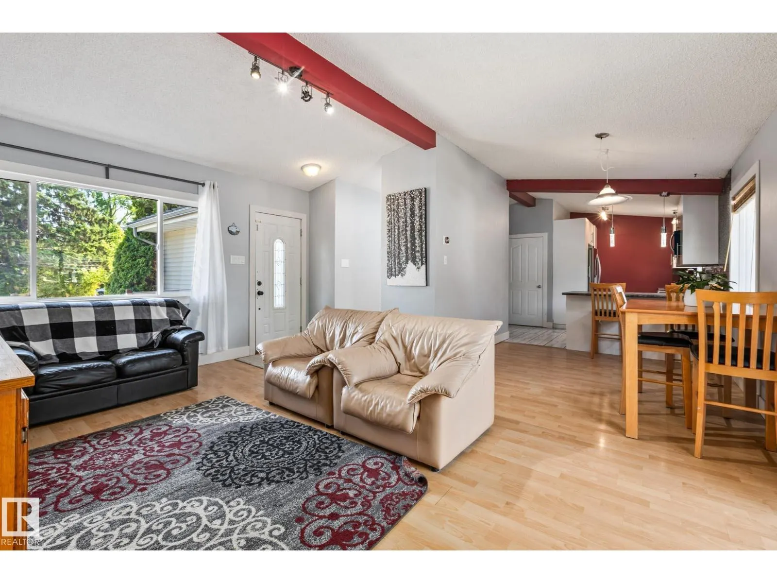 13 GRANTHAM PL