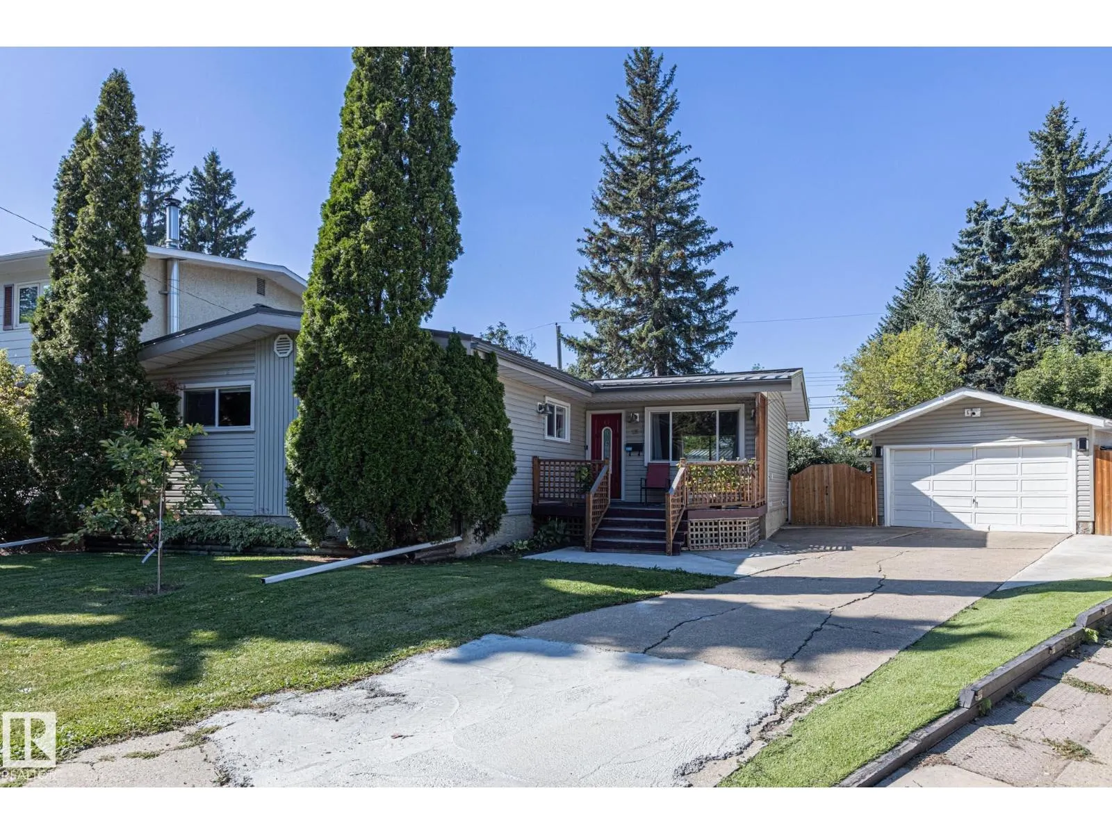 13 GRANTHAM PL