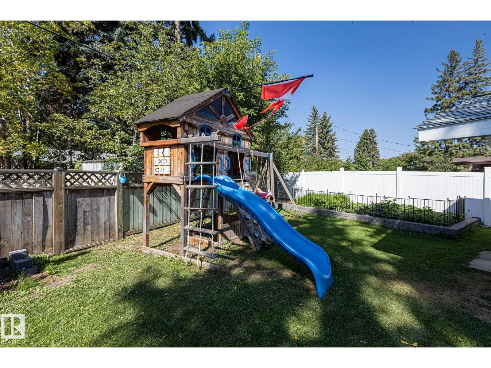 13 GRANTHAM PL