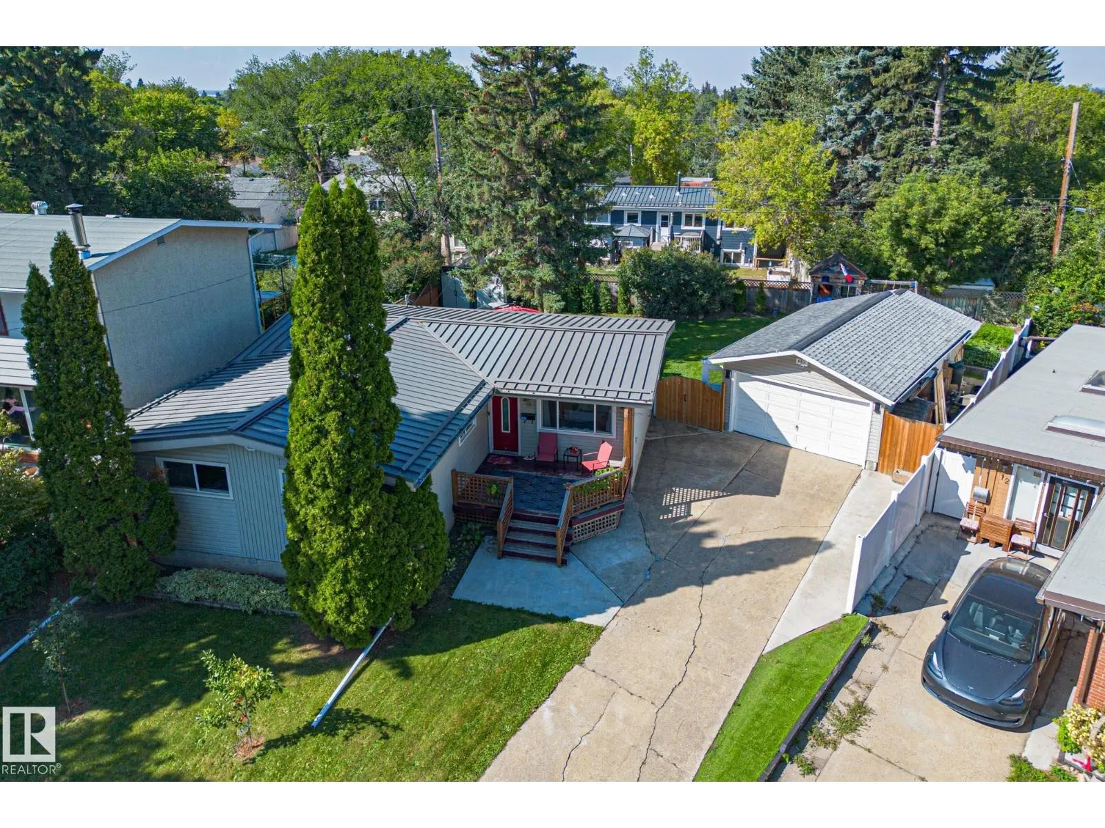 13 GRANTHAM PL