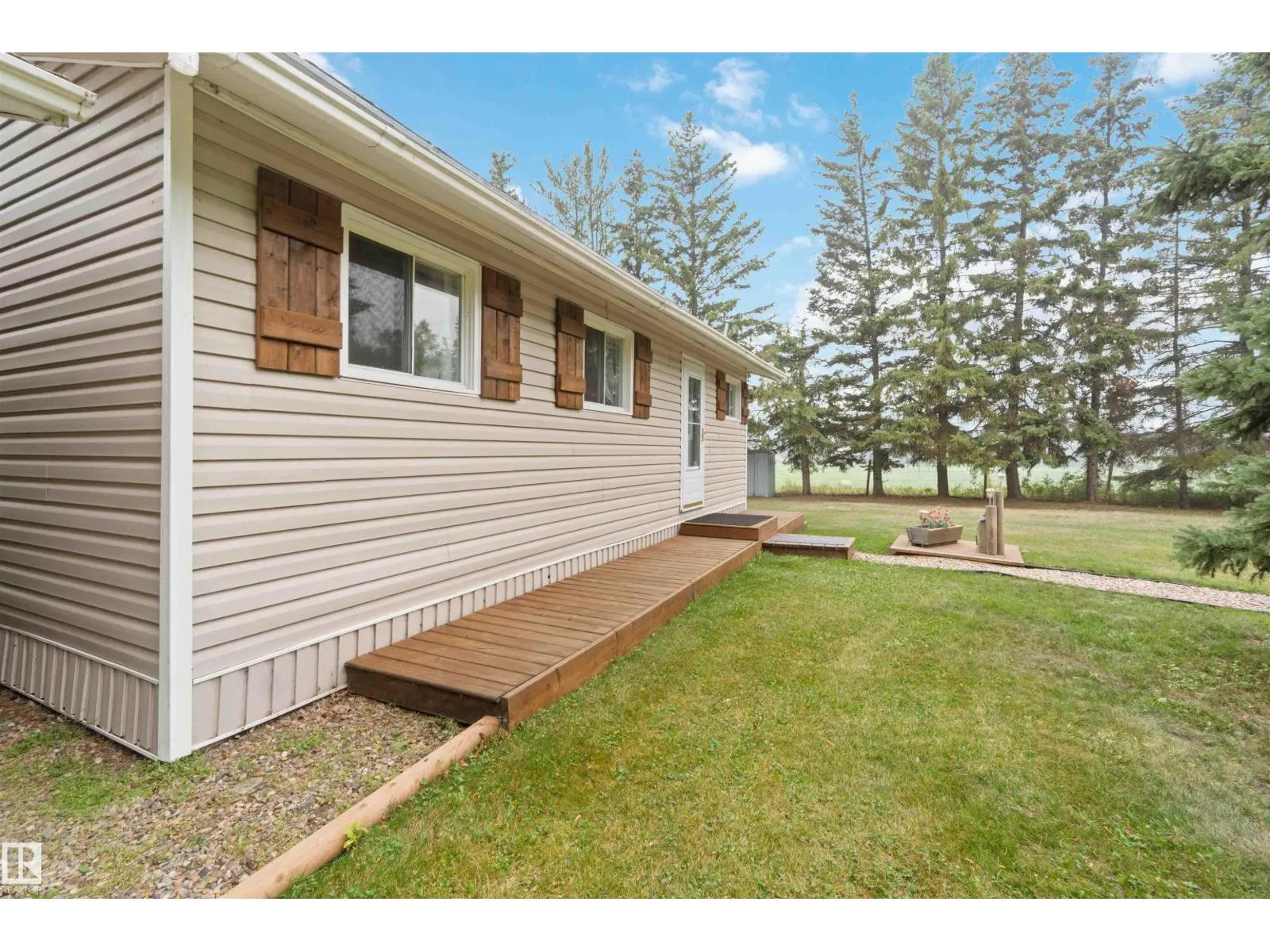 #667 60331 RANGE ROAD 124