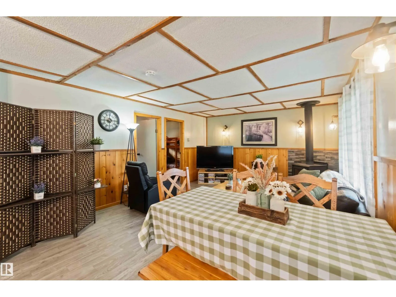 #667 60331 RANGE ROAD 124