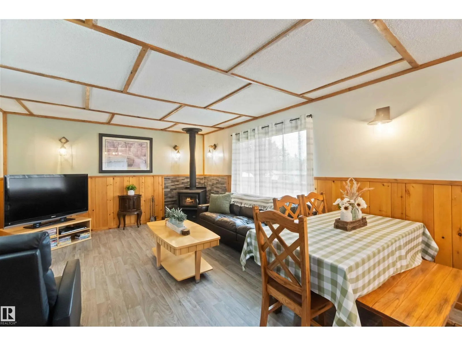 #667 60331 RANGE ROAD 124