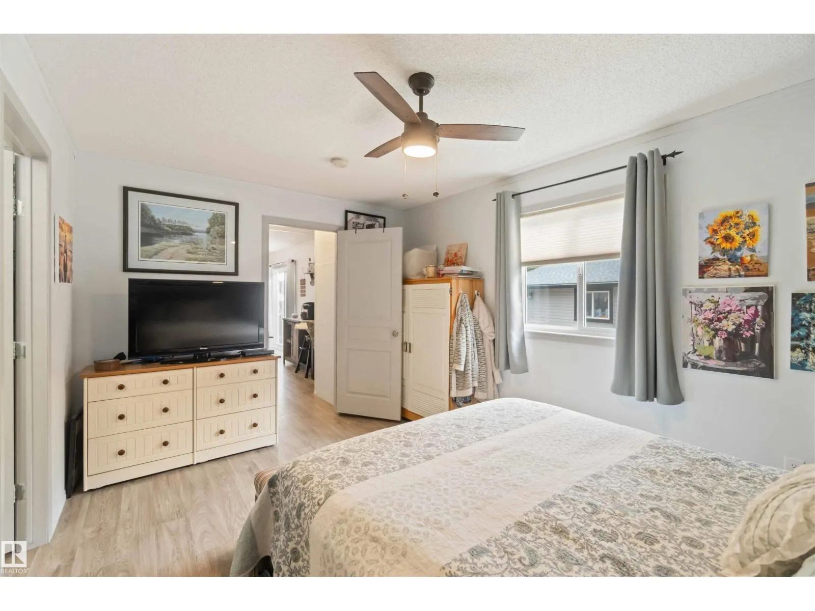 #665 60331 RANGE ROAD 124