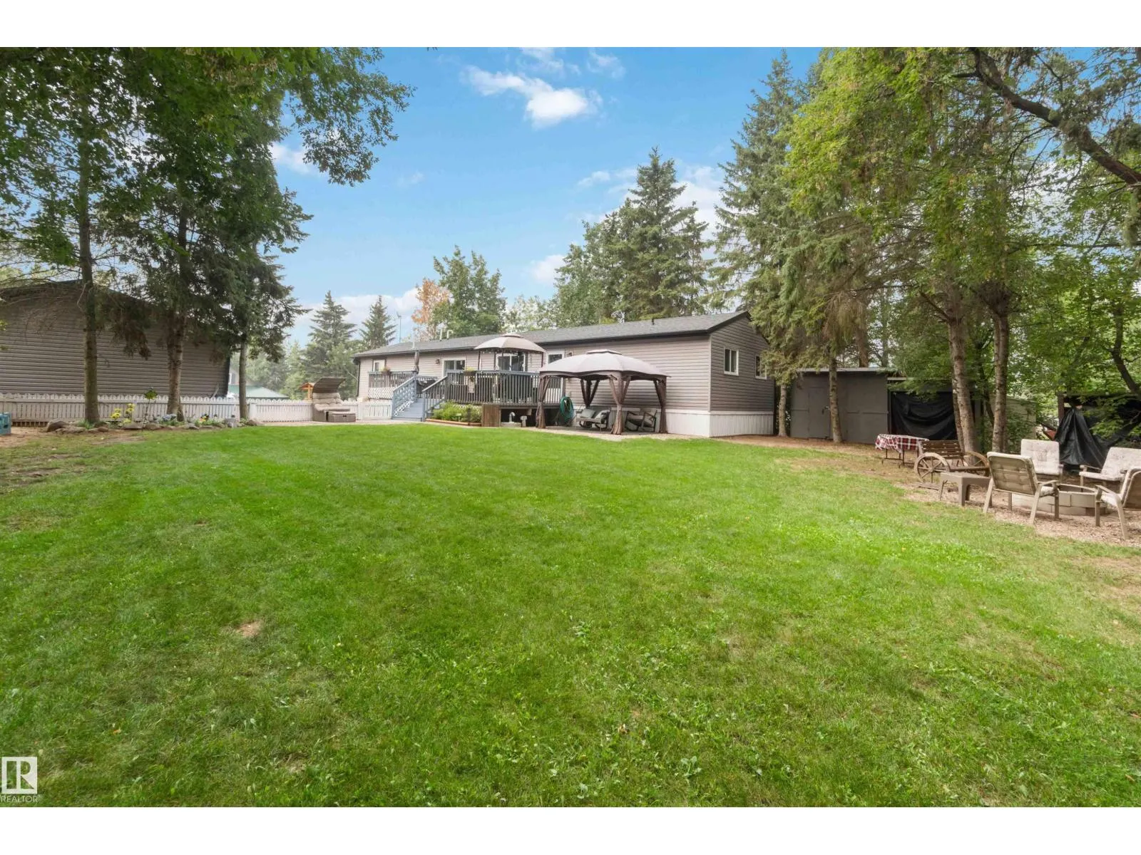 #665 60331 RANGE ROAD 124
