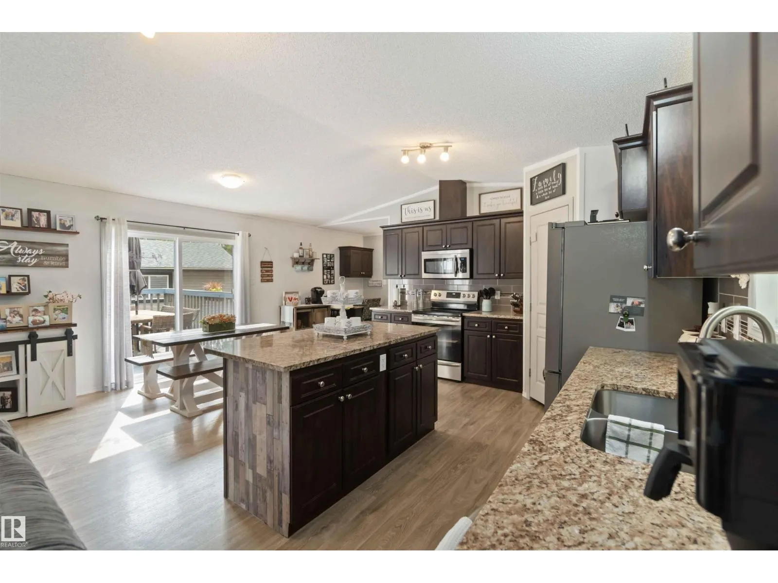 #665 60331 RANGE ROAD 124