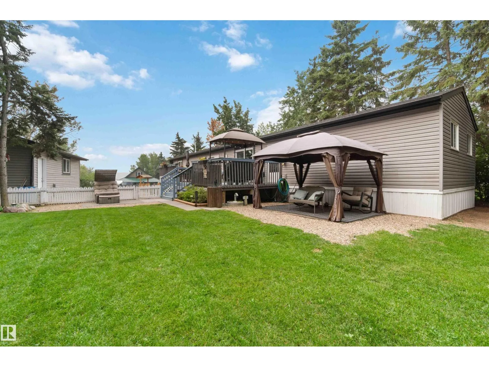 #665 60331 RANGE ROAD 124