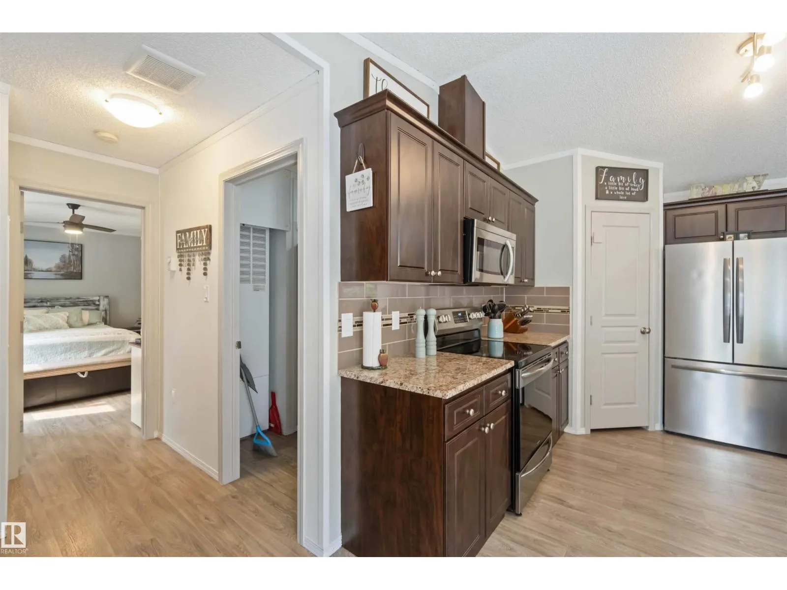 #665 60331 RANGE ROAD 124