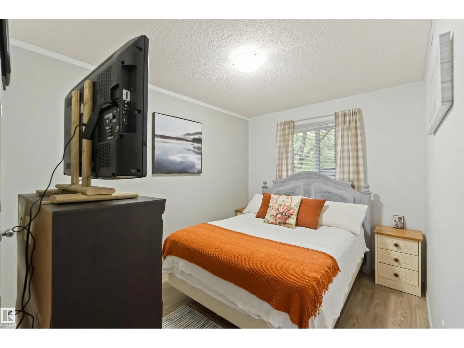 #665 60331 RANGE ROAD 124