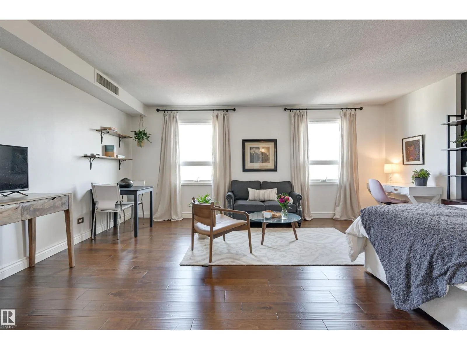 #1505 10140 120 ST NW