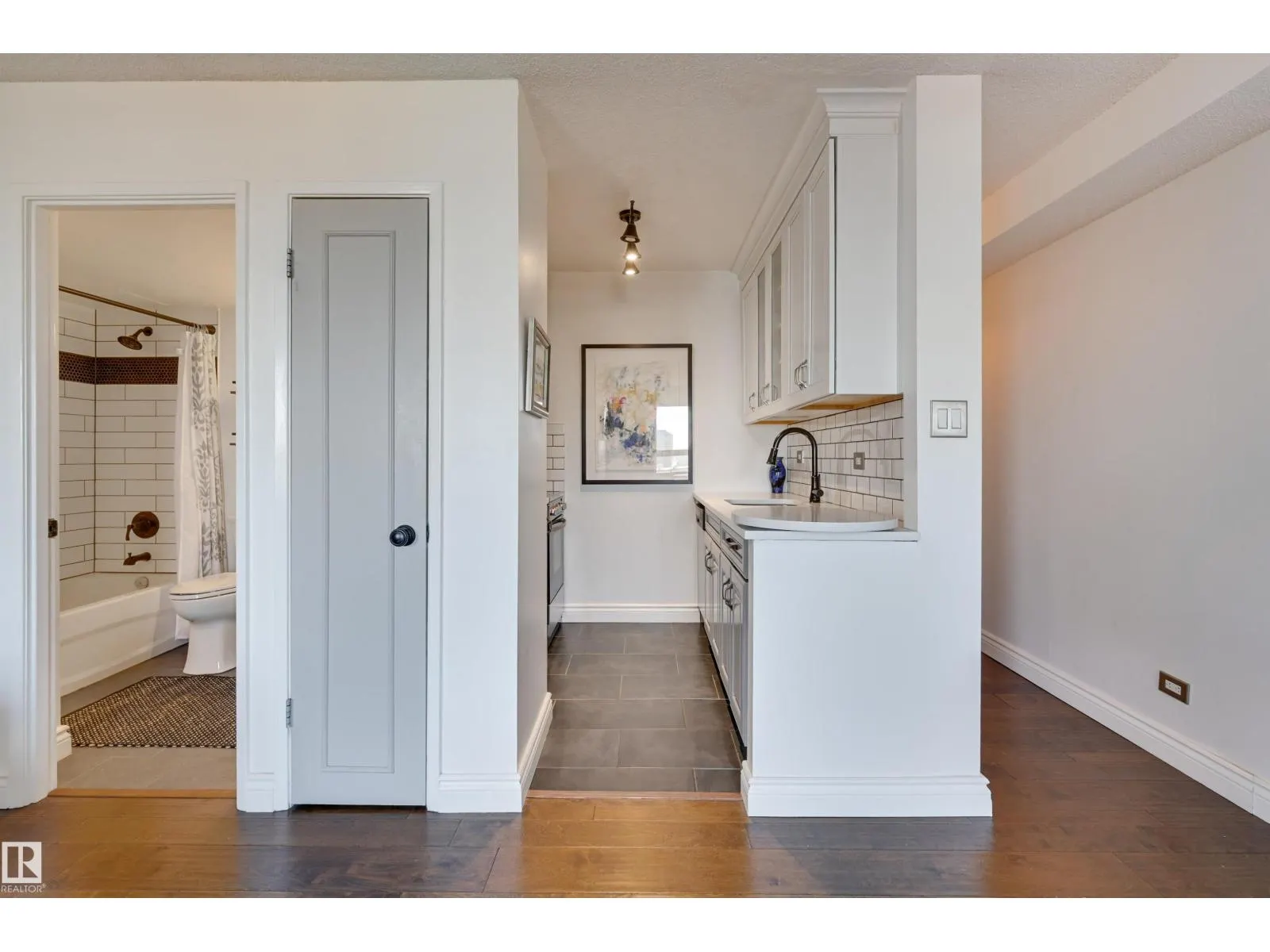 #1505 10140 120 ST NW