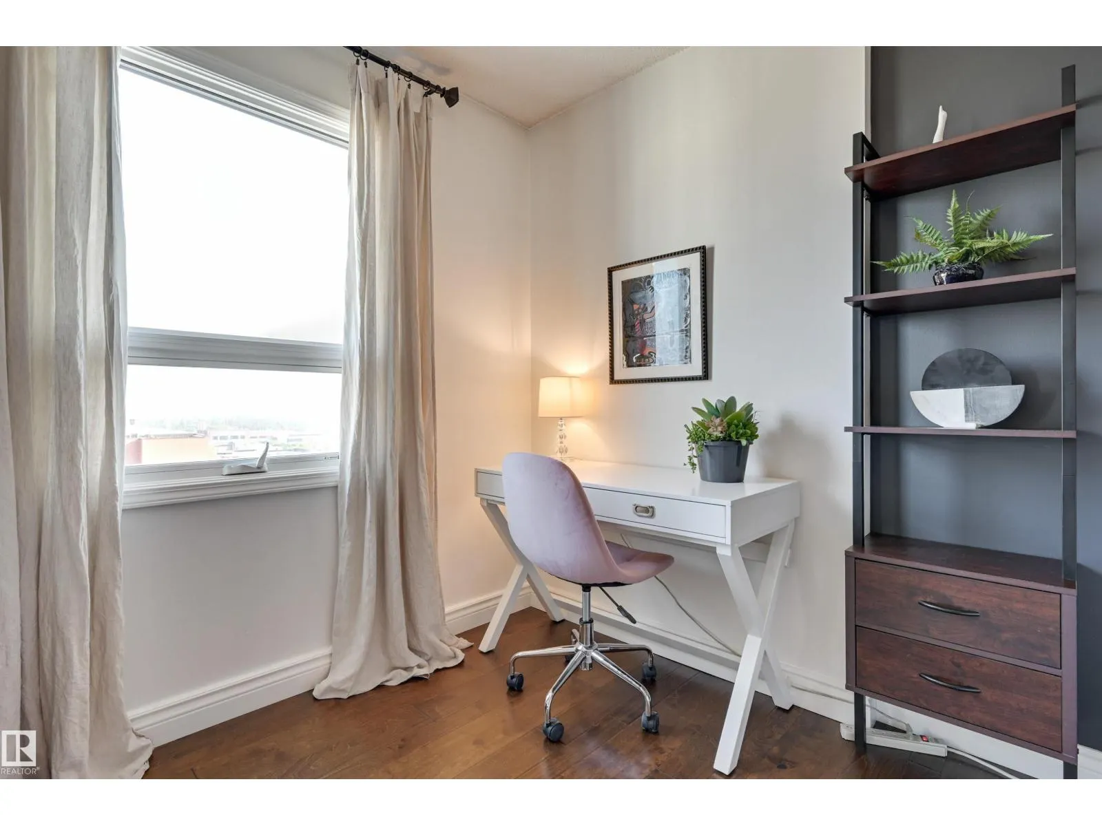 #1505 10140 120 ST NW