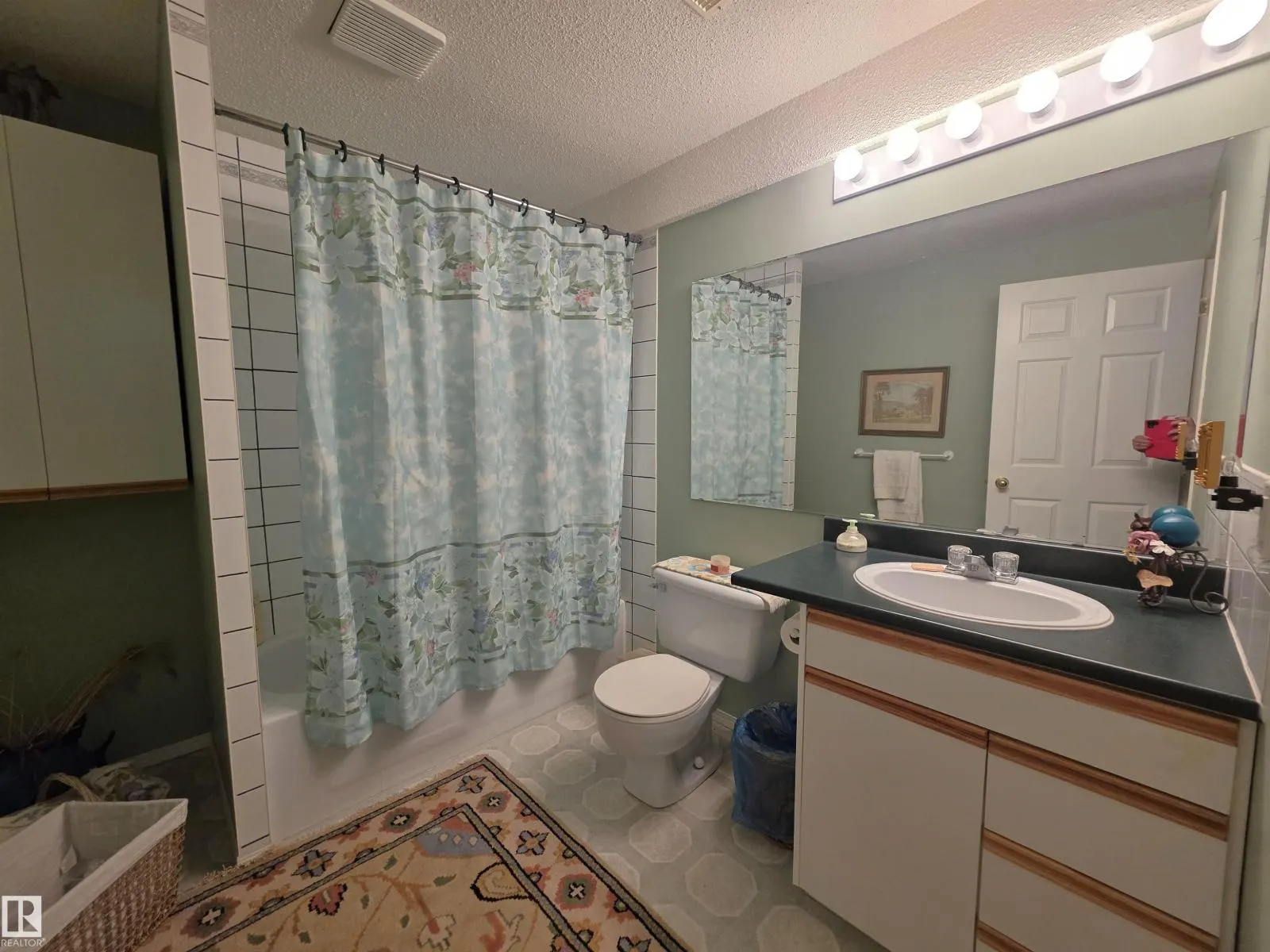 208 RAVINE VI