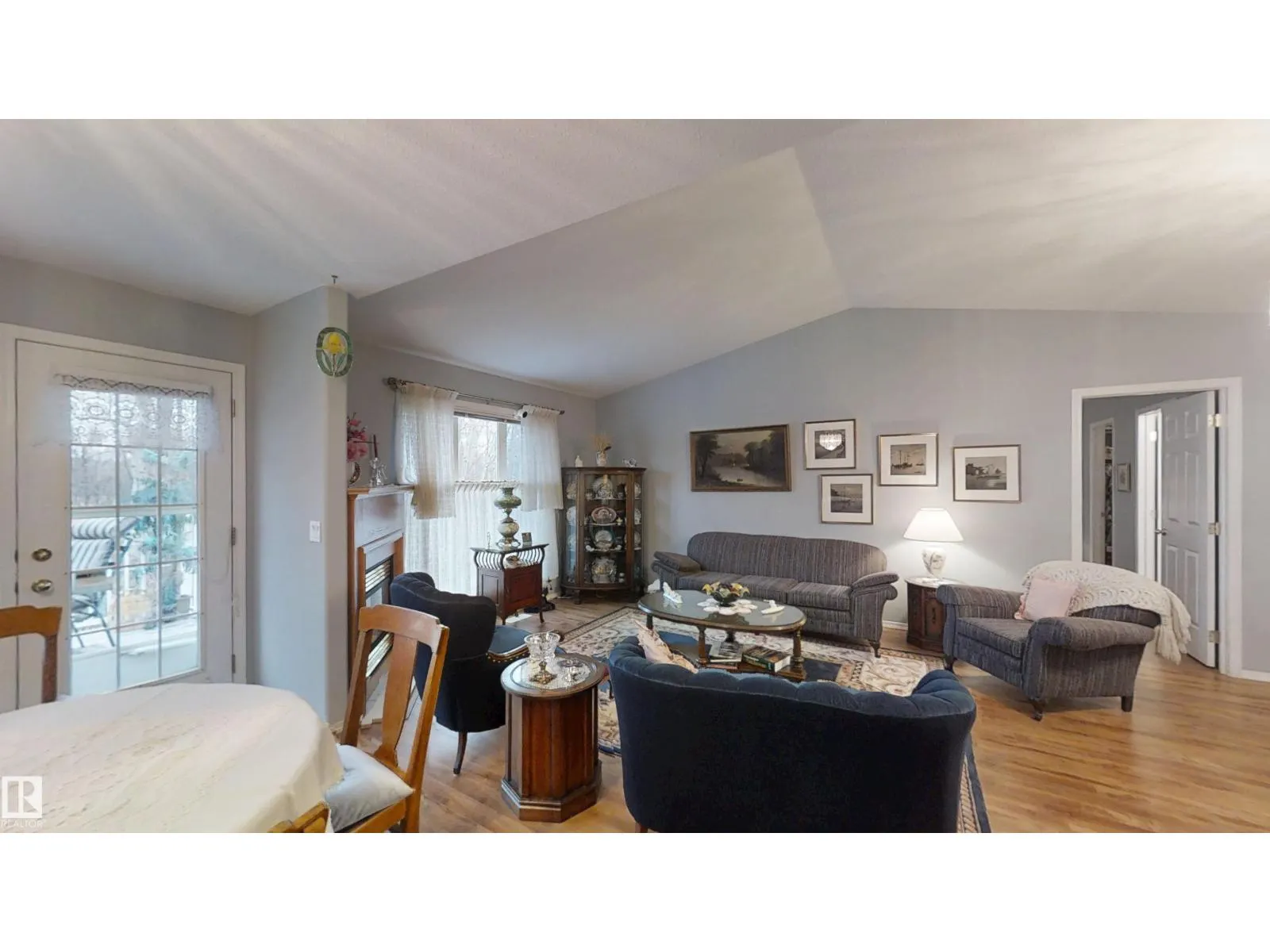 208 RAVINE VI