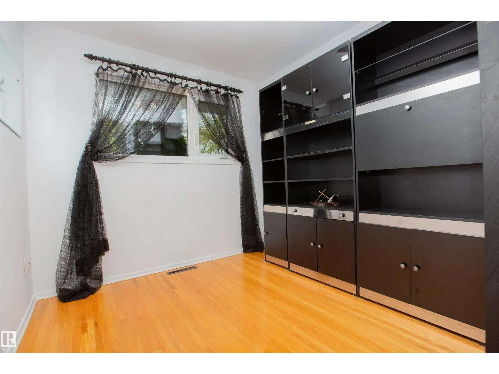 14624 87 AV NW