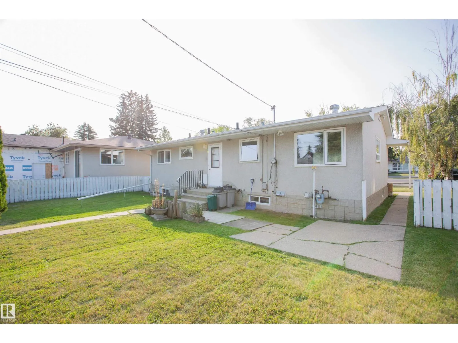 14624 87 AV NW