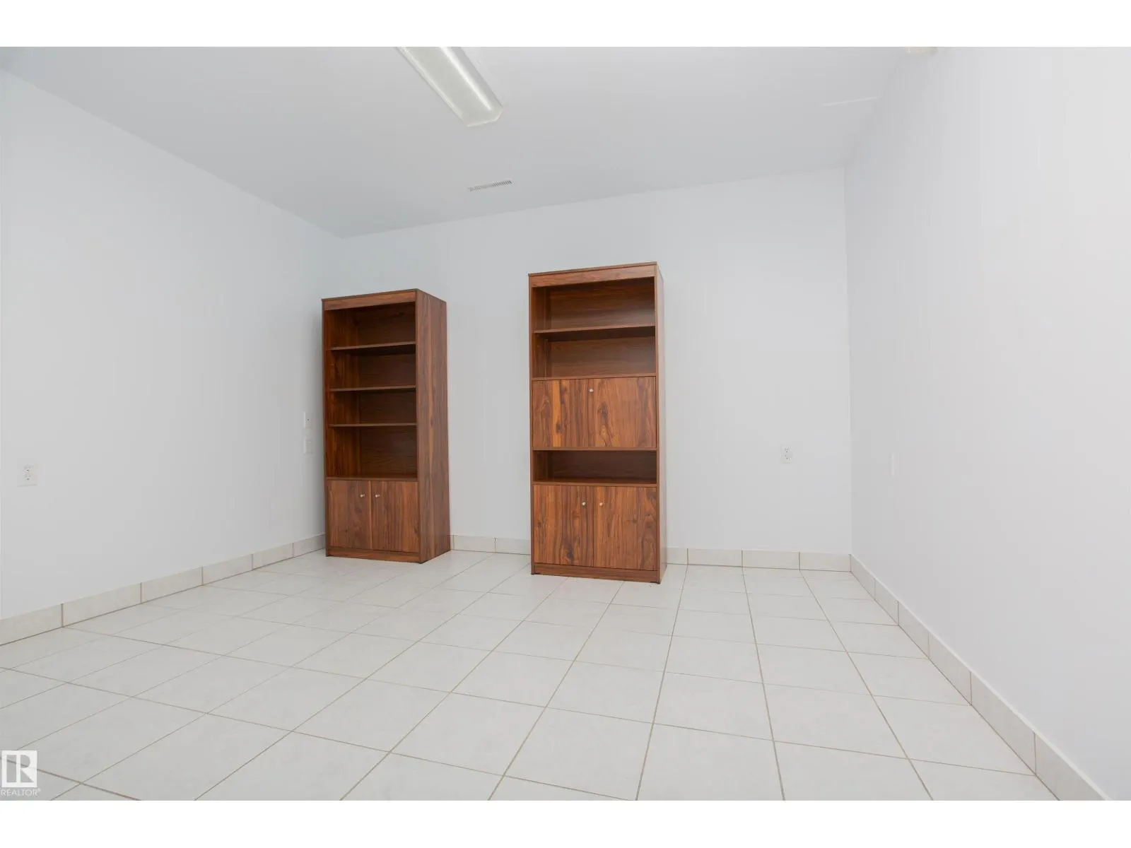 14624 87 AV NW