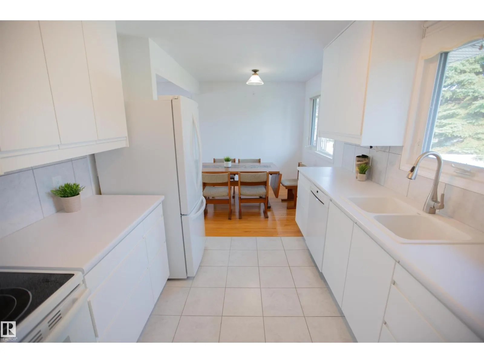 14624 87 AV NW