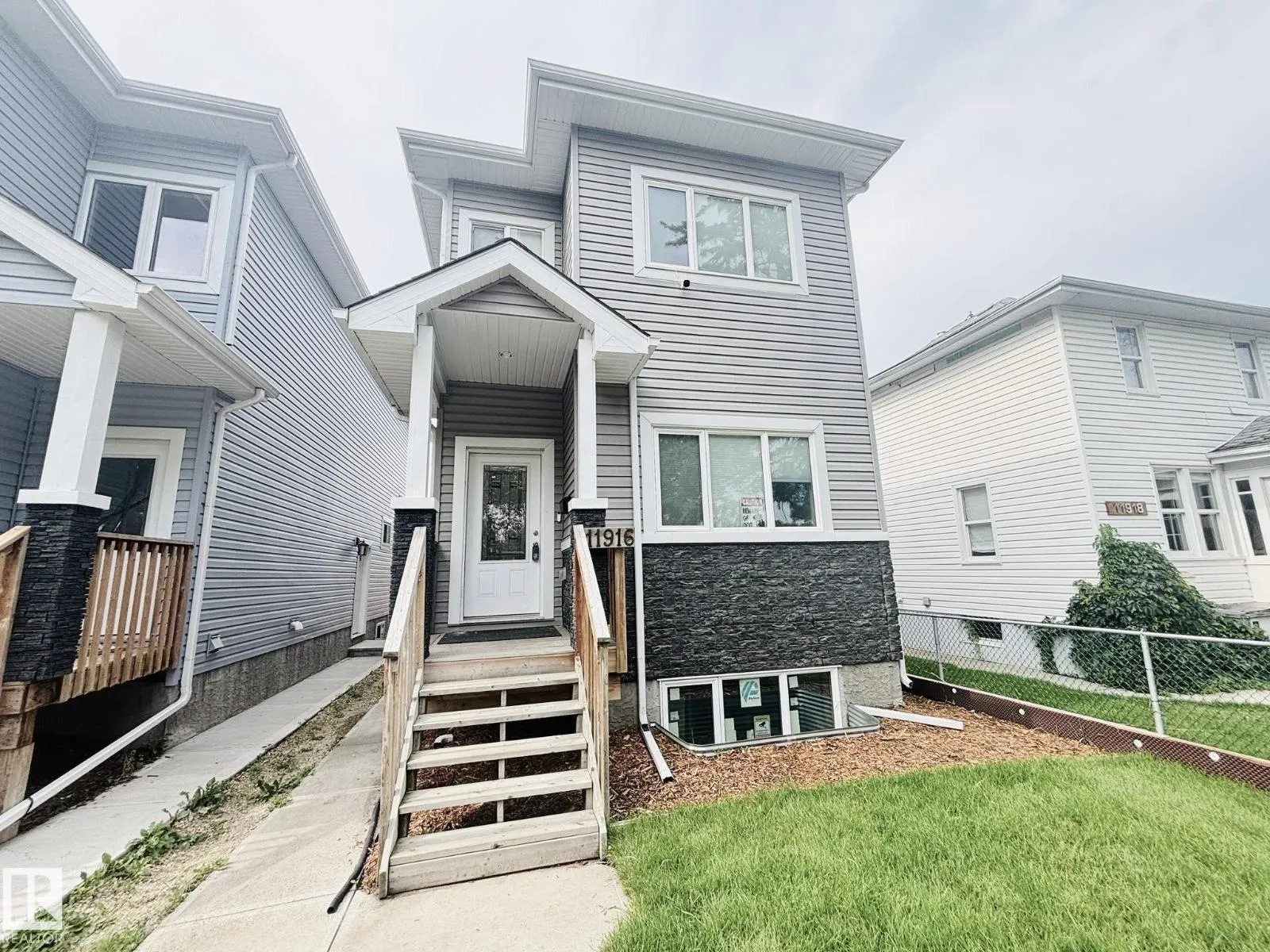 11916 89 ST NW