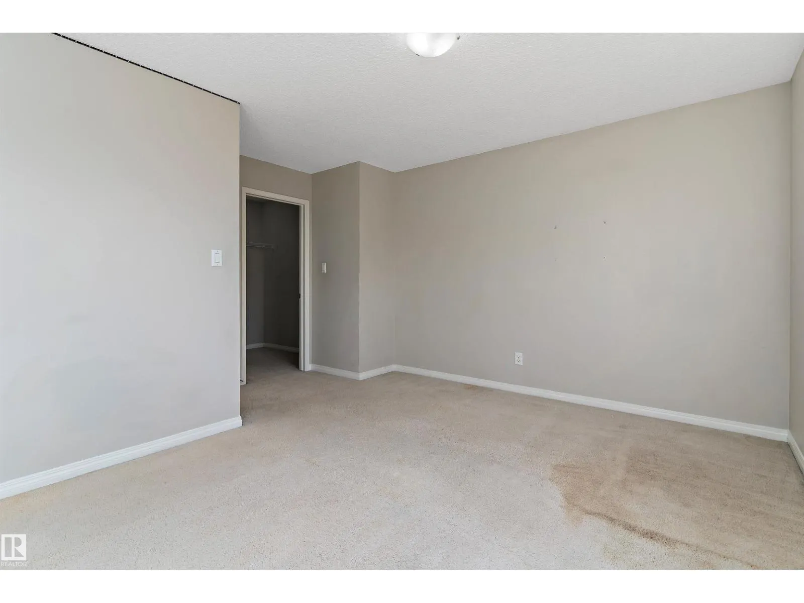 #6 130 HYNDMAN CR NW