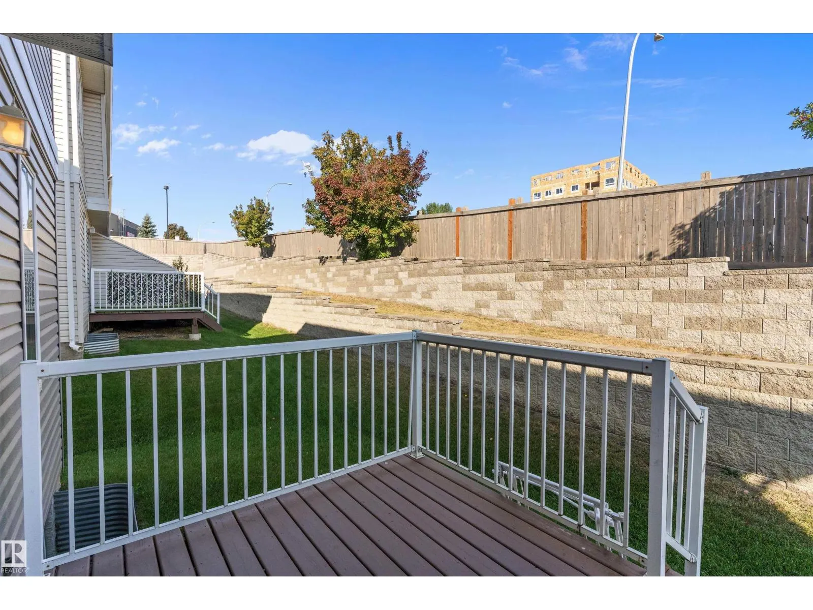 #6 130 HYNDMAN CR NW