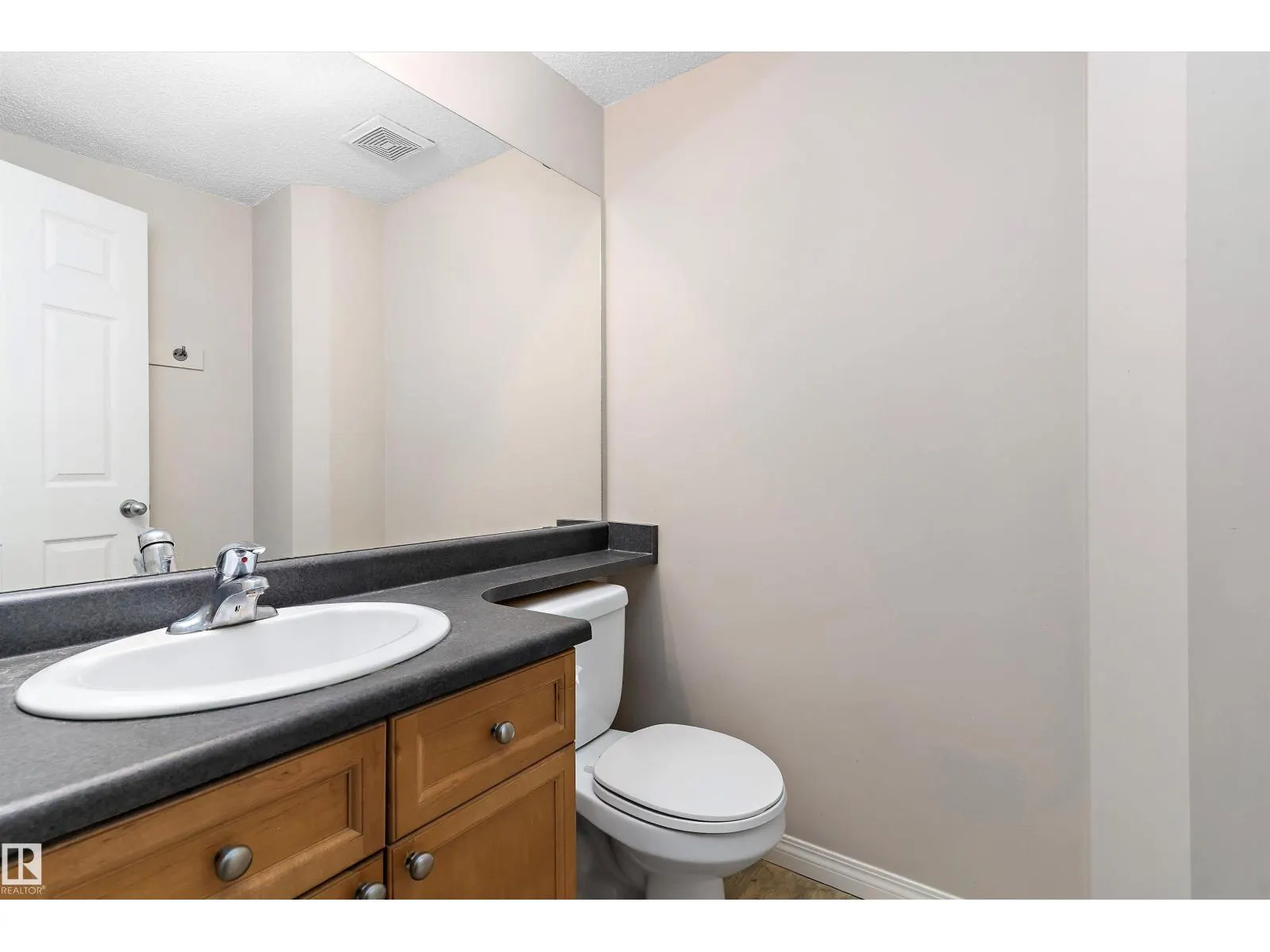 #6 130 HYNDMAN CR NW