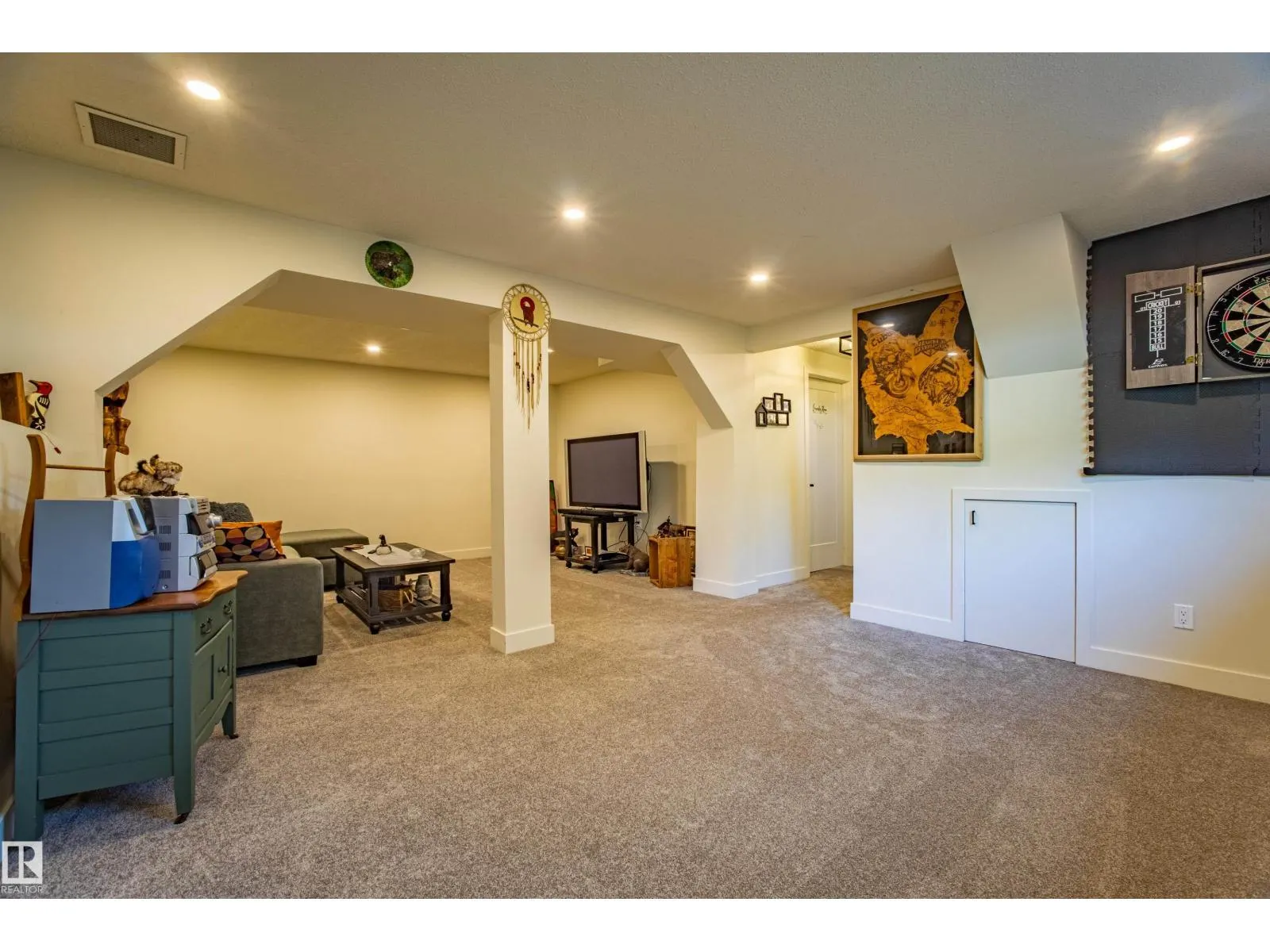 3143 73 ST NW