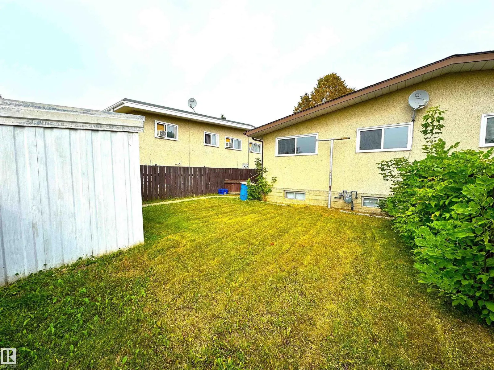 3315 & 3317 105 AV NW