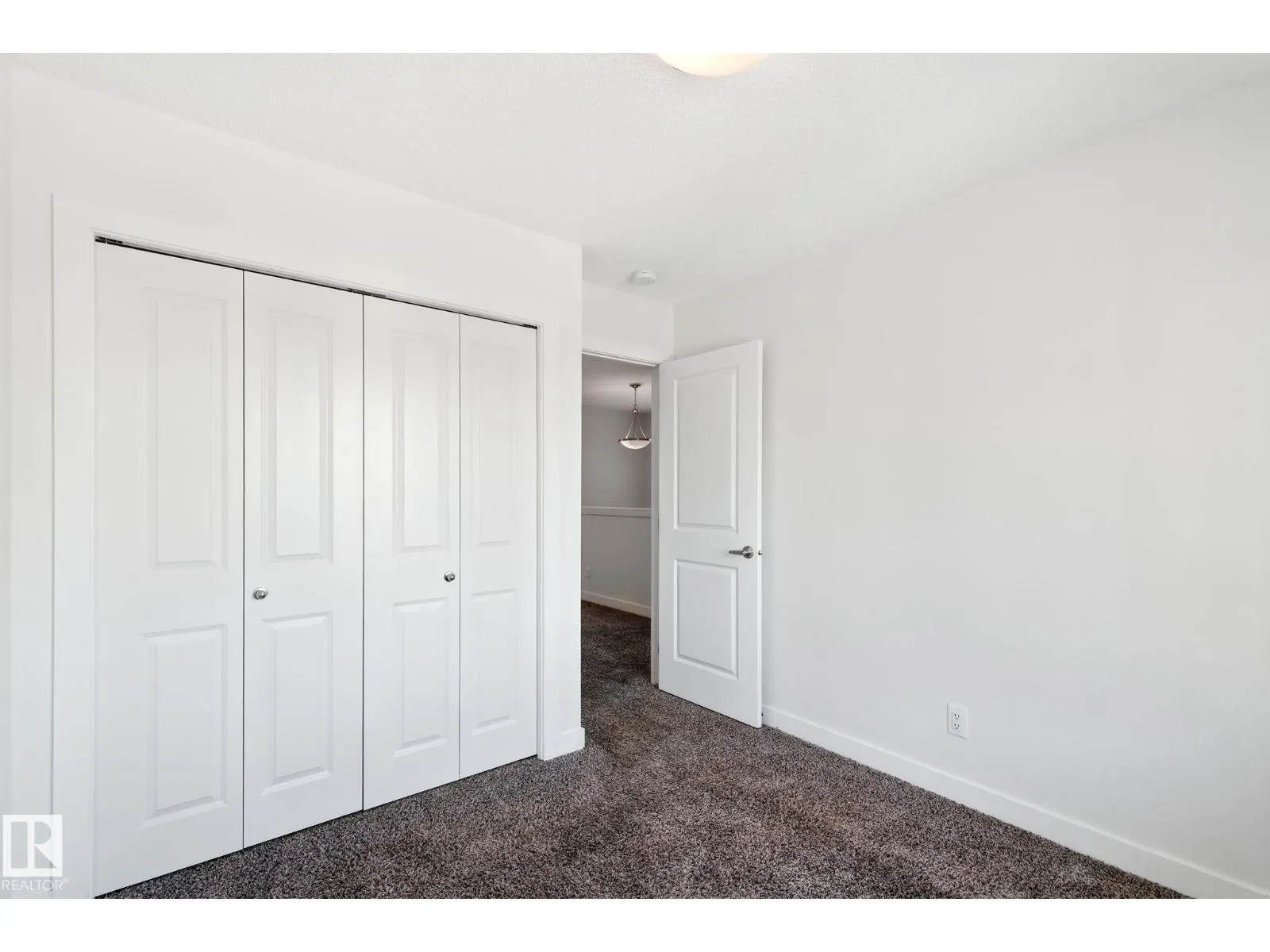 60 JAMES CR