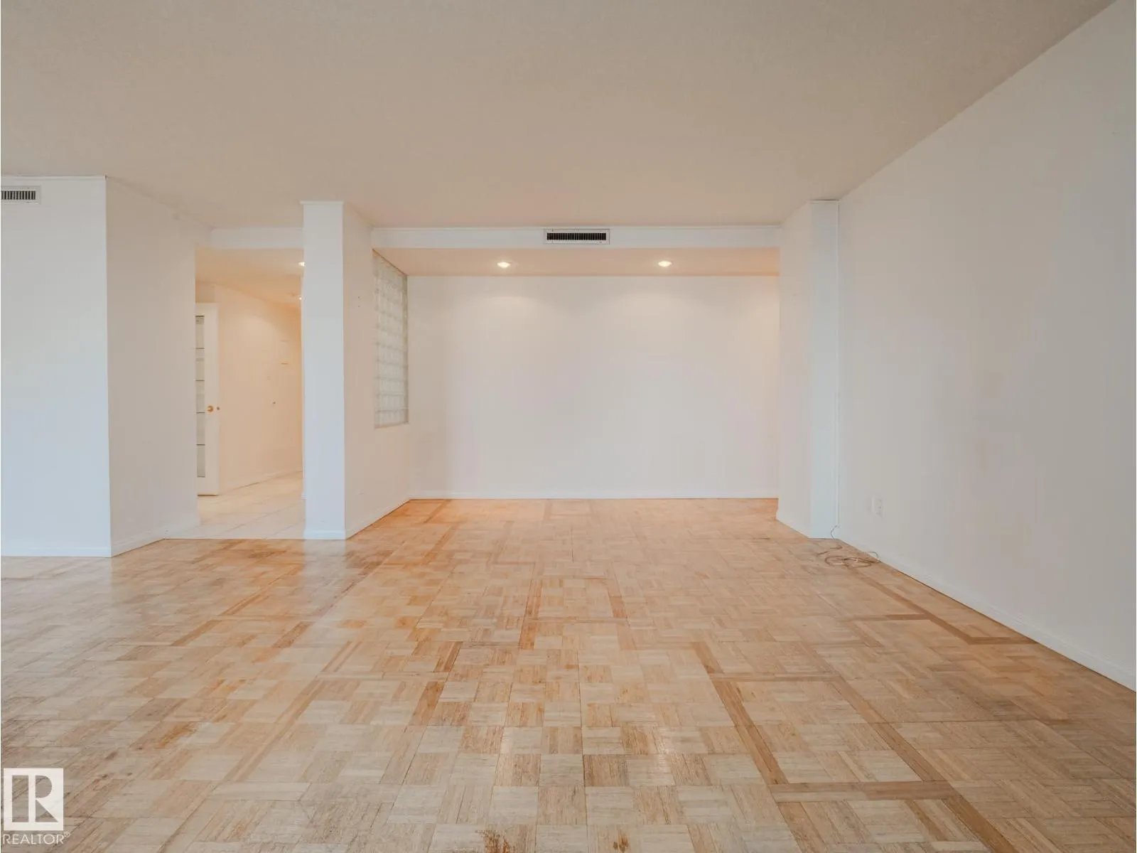 #1403 10160 115 ST NW