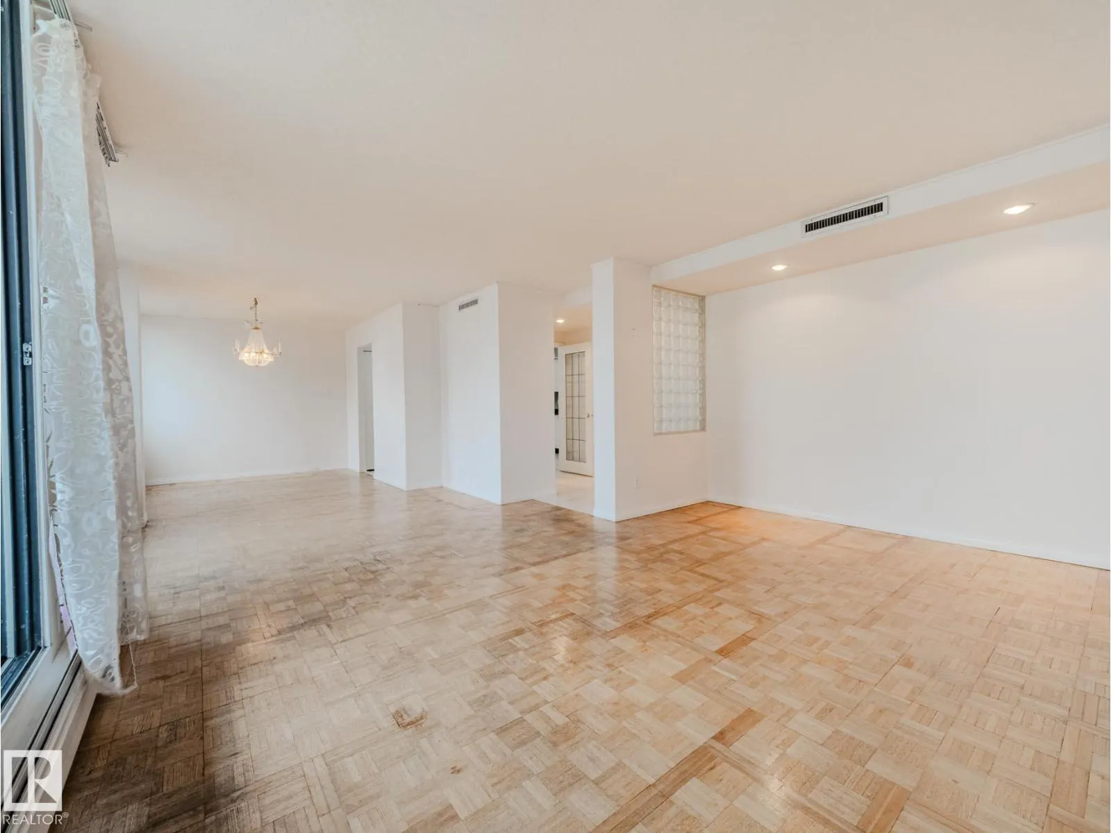 #1403 10160 115 ST NW