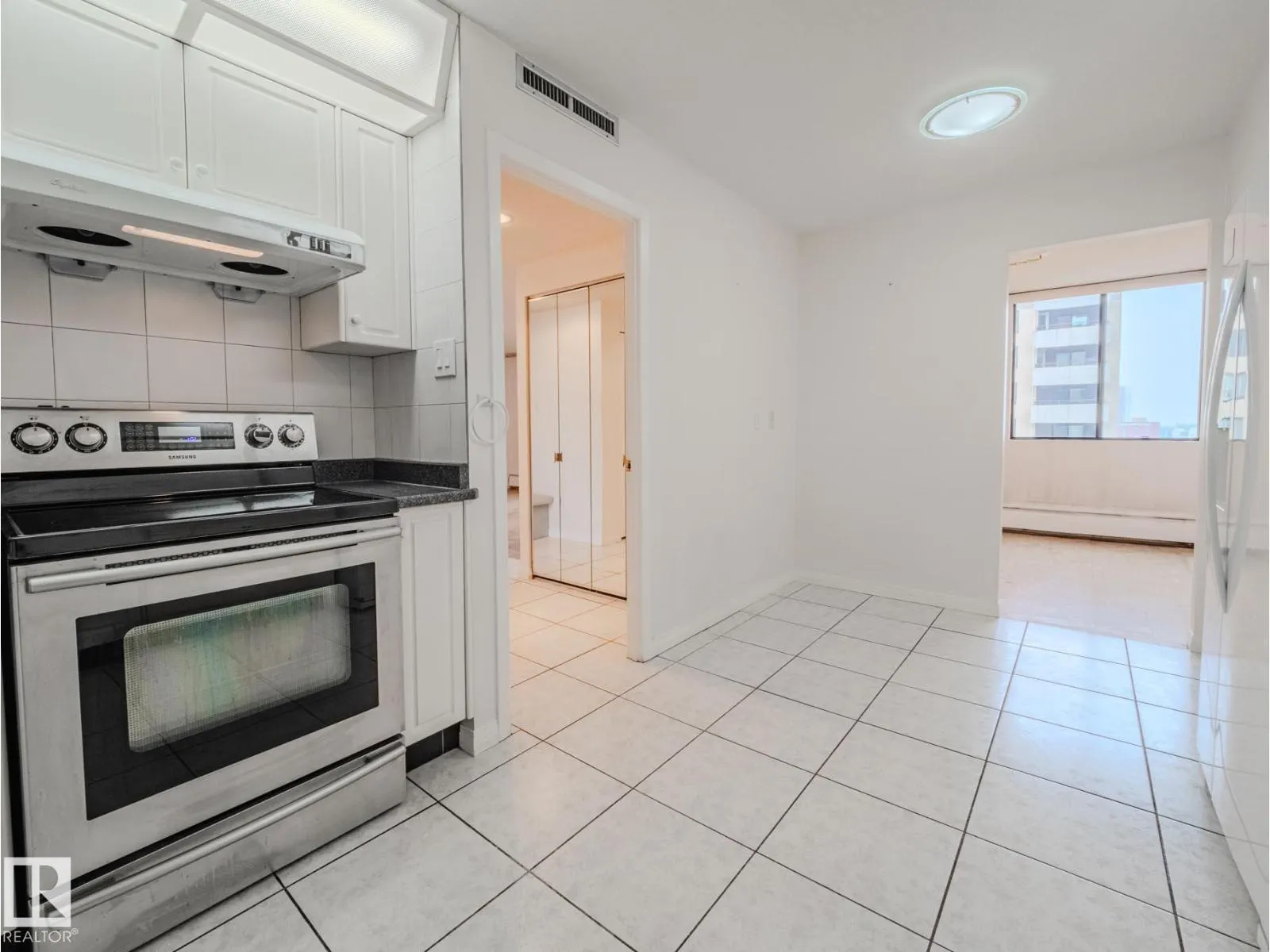 #1403 10160 115 ST NW
