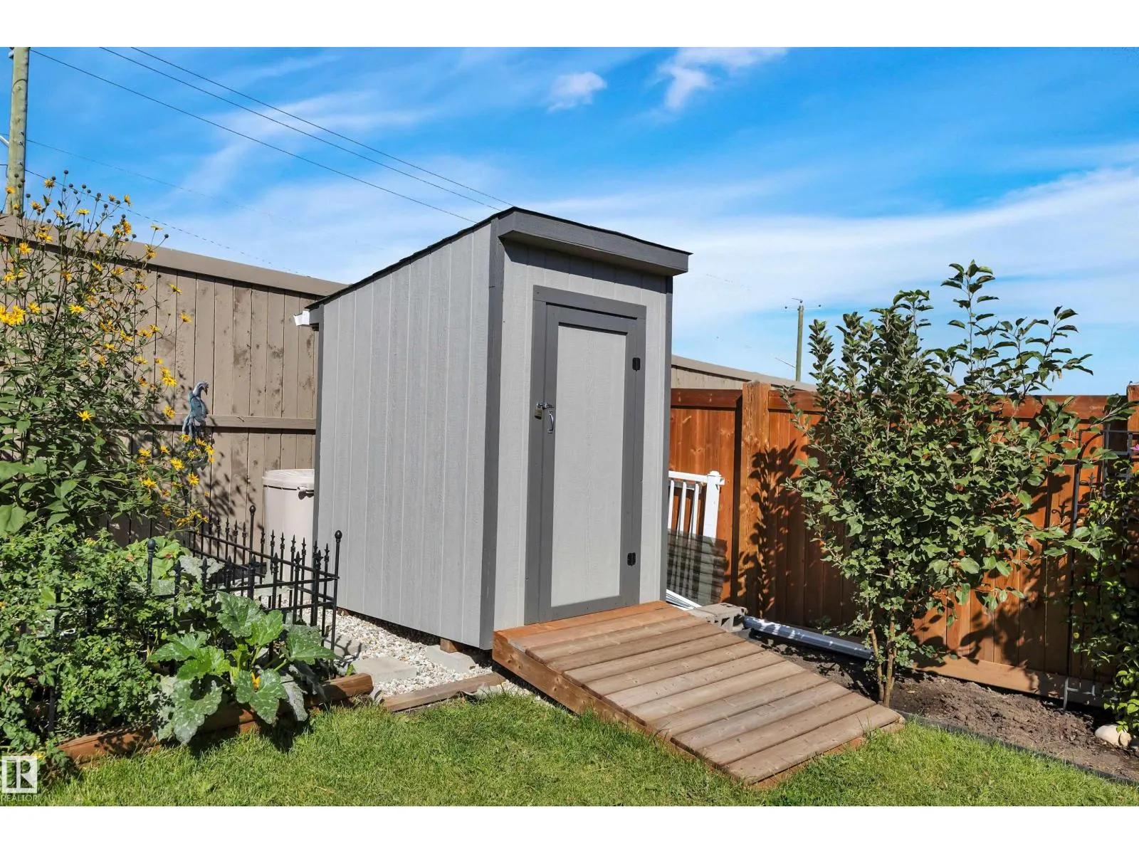 157 Larch CR
