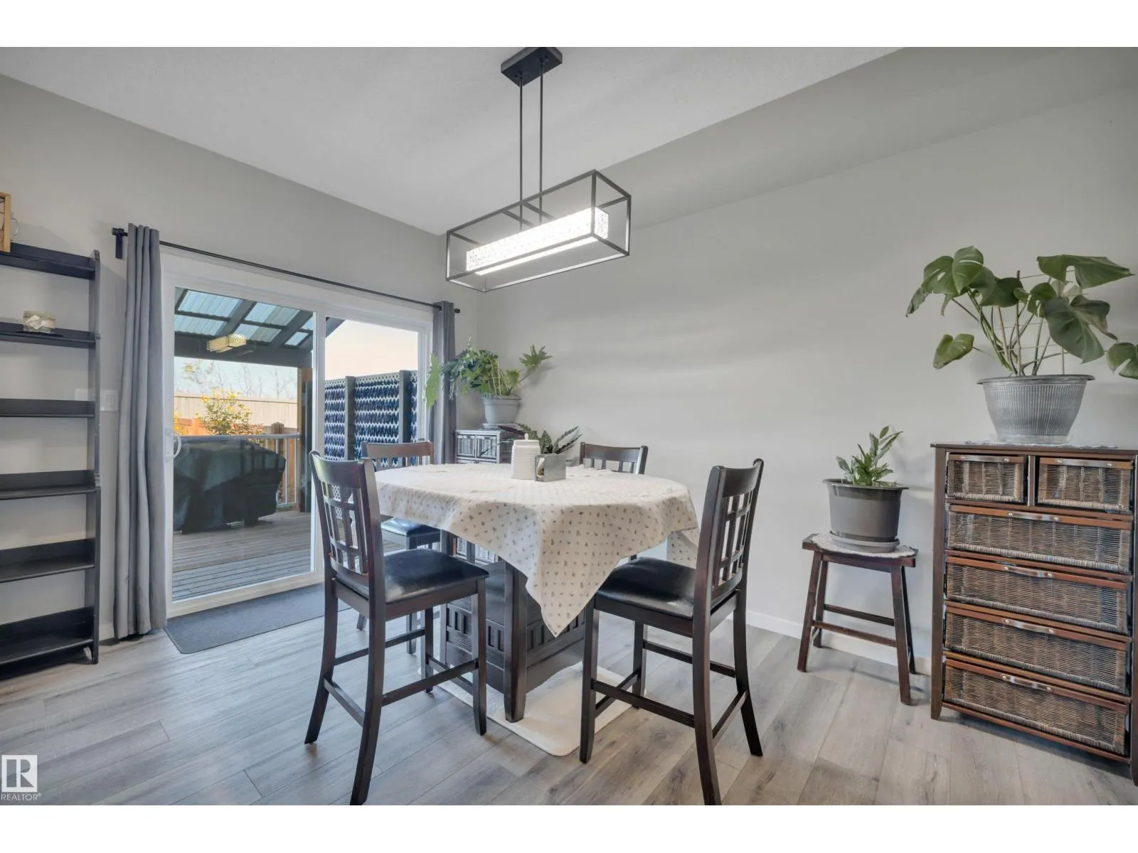 157 Larch CR