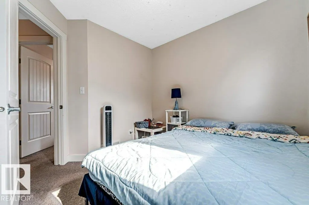 1137 37B AV NW