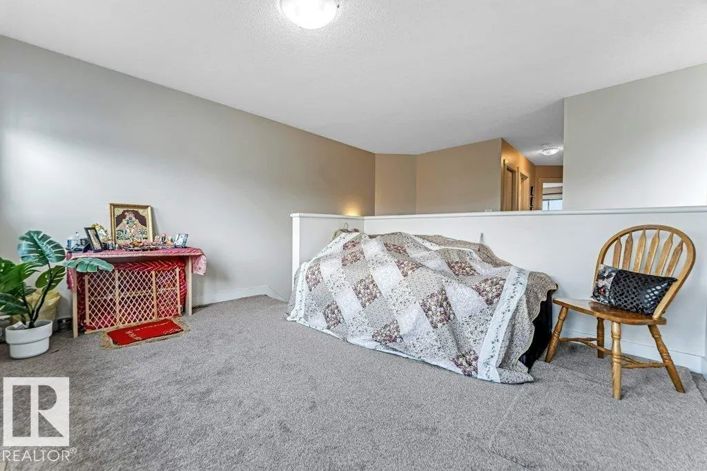 1137 37B AV NW