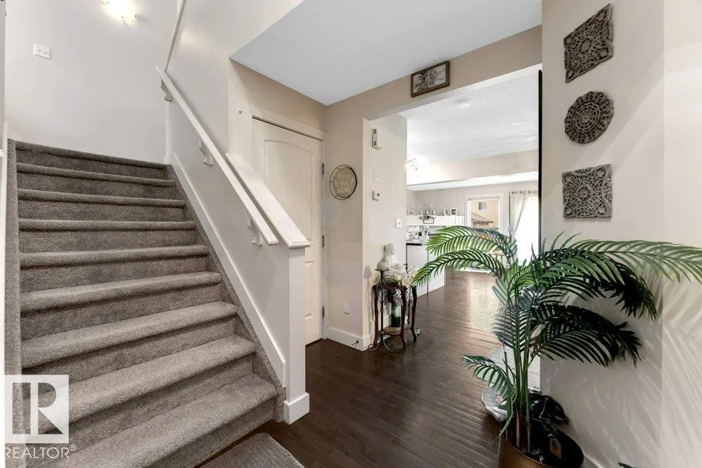 1137 37B AV NW