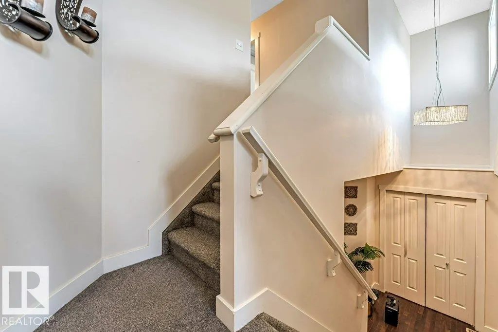 1137 37B AV NW