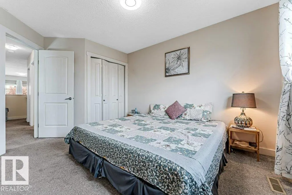 1137 37B AV NW
