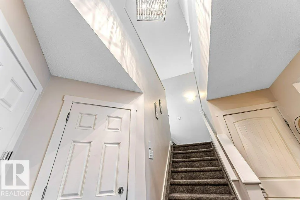 1137 37B AV NW