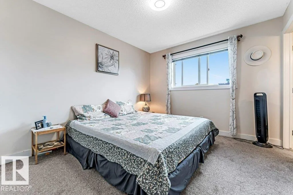 1137 37B AV NW