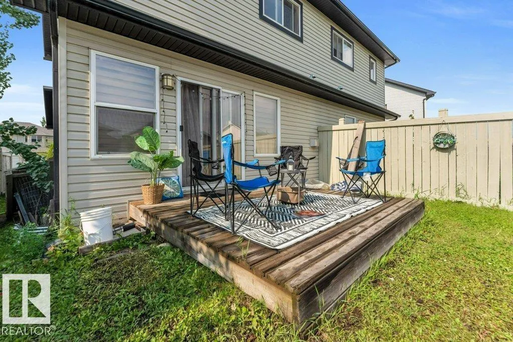 1137 37B AV NW
