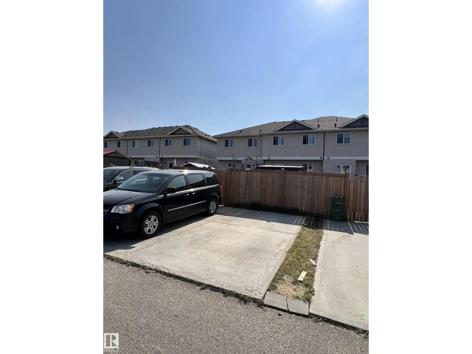 3020 15 AV NW