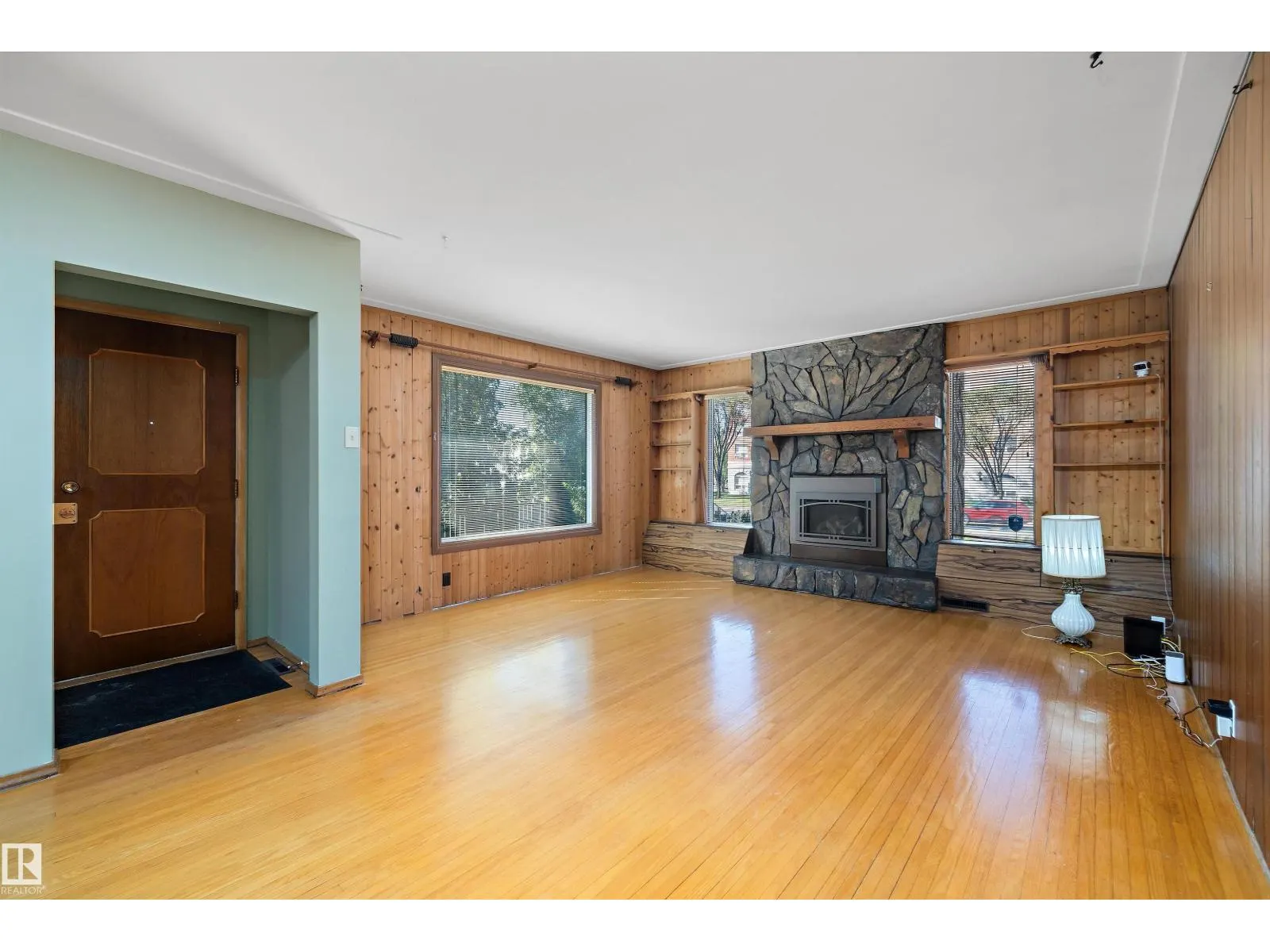 9911 149 ST NW