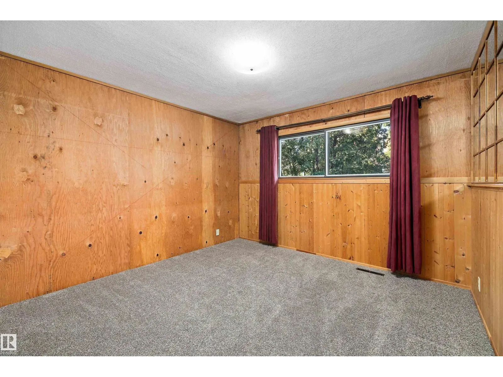 9911 149 ST NW